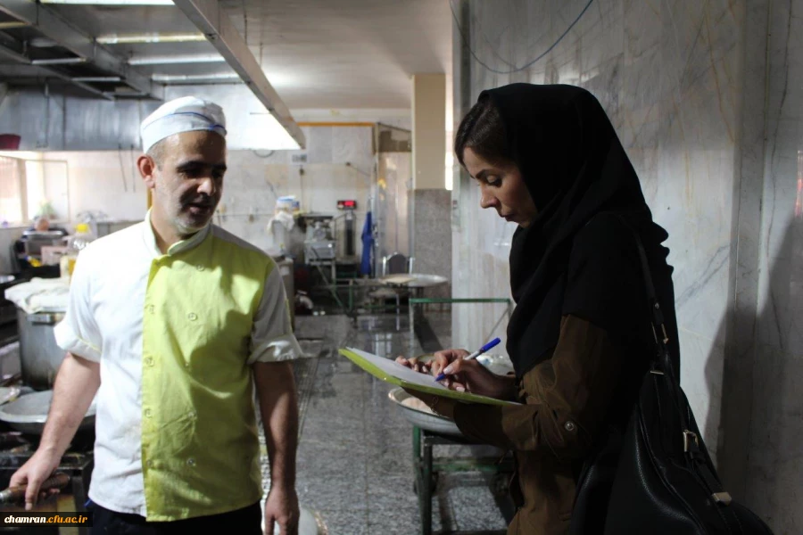 غربالگری از کارکنان آشپزخانه پردیس شهید چمران به مناسبت هفته سلامت 2