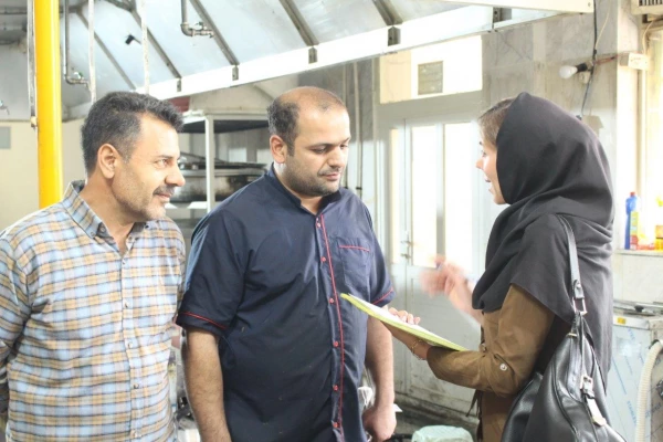 غربالگری از کارکنان آشپزخانه پردیس شهید چمران به مناسبت هفته سلامت 3