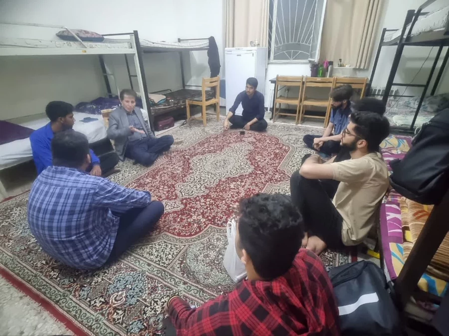 دیدار دکتر علی فرهادیان با دانشجویان خوابگاهی 
 3