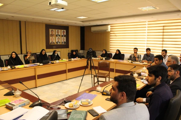 نشست تخصصی ادبی با عنوان (چرا ادبیات ...؟) 2