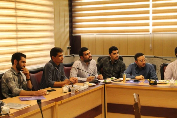 نشست تخصصی ادبی با عنوان (چرا ادبیات ...؟) 3