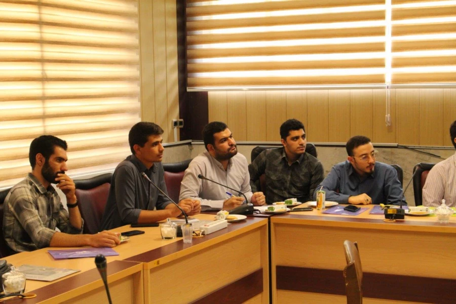 نشست تخصصی ادبی با عنوان (چرا ادبیات ...؟) 3