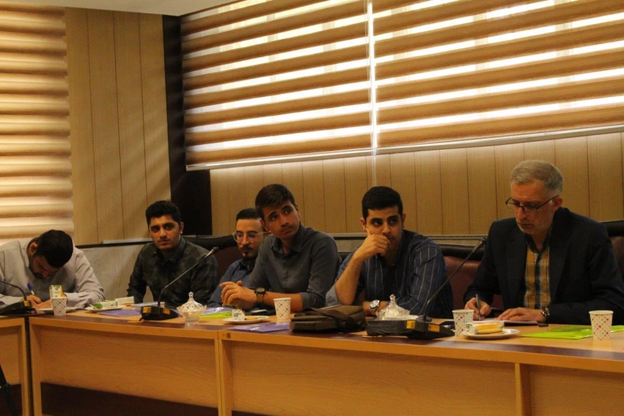 نشست تخصصی ادبی با عنوان (چرا ادبیات ...؟) 7