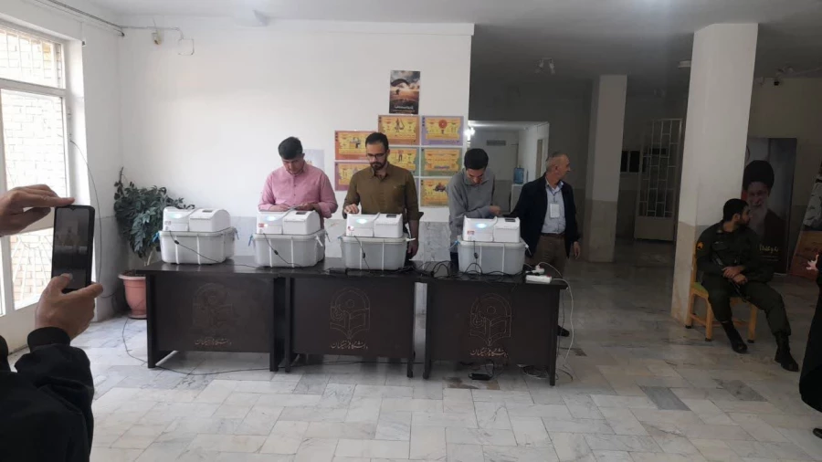 رأی گیری دور دوم انتخابات مجلس شورای اسلامی در پردیس شهید چمران 8