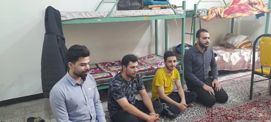 تجلیل از دانشجویان اتاق نمونه خوابگاهی و گفتگوی صمیمانه پیرامون مسائل سرای دانشجویی 4