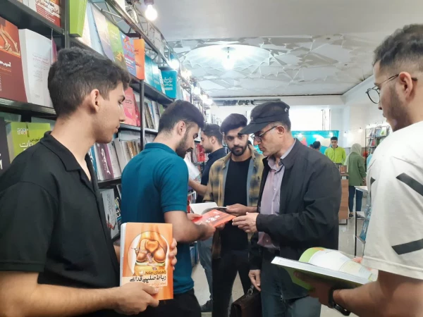 حضور اعضای پردیس شهید چمران در نمایشگاه بین المللی کتاب 9