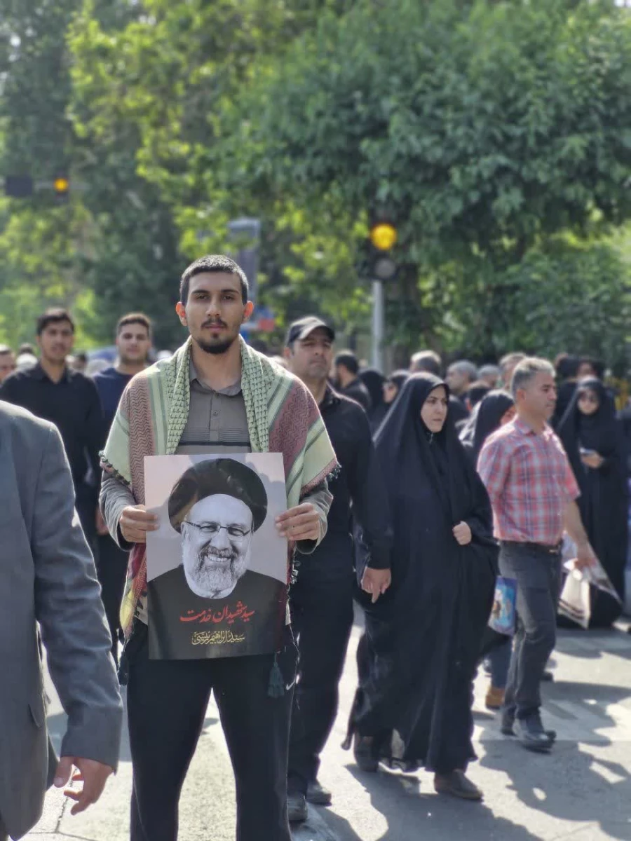 حضور اعضای پردیس شهید چمران در مراسم وداع با شهدای خدمت 7