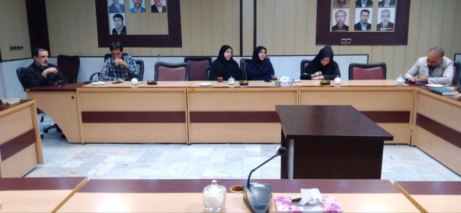 نشست بزرگداشت سالگرد ارتحال حضرت امام خمینی 
 3