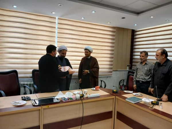 تقدیر و تشکر از کارشناس نهاد نمایندگی مقام معظم رهبری 4