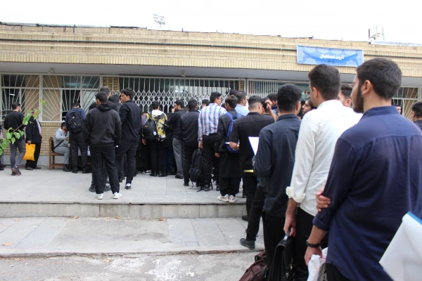 دومین روز ثبت نام از نو دانشجو معلمان  12