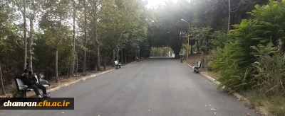 جایگذاری نیمکتهای فلزی در محوطه پردیس شهید چمران