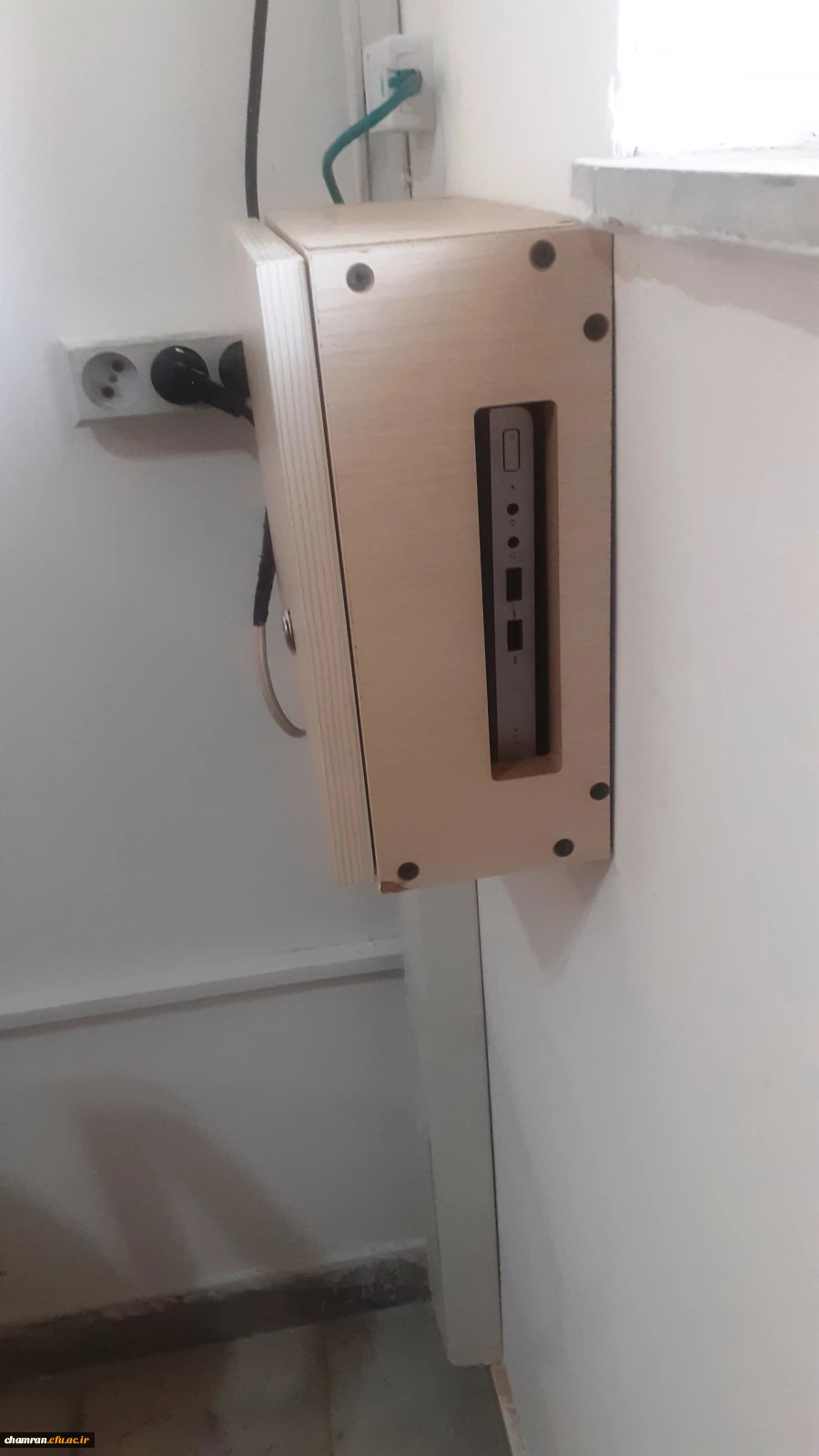 نصب تین کلاینت در کلاس های ۲۰۴ و ۲۰۹ 
 2