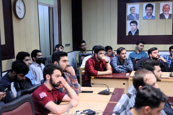 نشست تحولات اخیر منطقه و پیامدهای عملیات وعده صادق ۲ 7