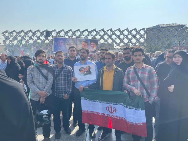 حضور اعضای پردیس شهید چمران در مراسم تشییع پیکر شهید سردار عباس نیلفروشان 3