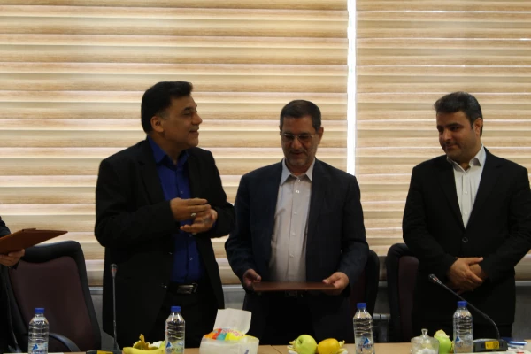 نشست تکریم و معارفه سرپرست دانشگاه فرهنگیان تهران 
 10