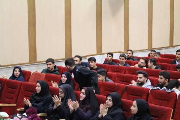 جلسه آشنایی دانشجومعلمان ورودی ۱۴۰۳ پردیس شهید چمران با ساختار و قوانین آموزشی و فرهنگی دانشگاه فرهنگیان 11