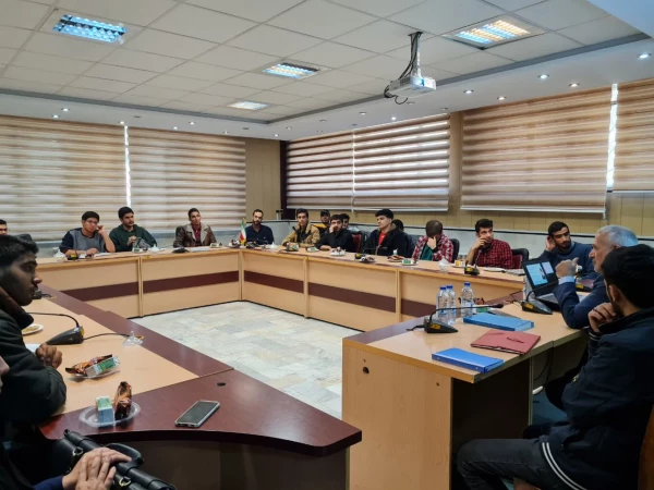 کارگاه خودآگاهی هویت اسلامی ایرانی

 4