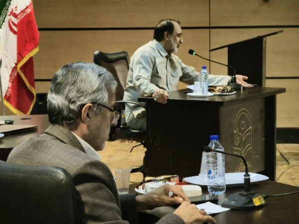 مناظره و گفتگو با حضور دکتر عباسپور و دکتر گرمارودی 4