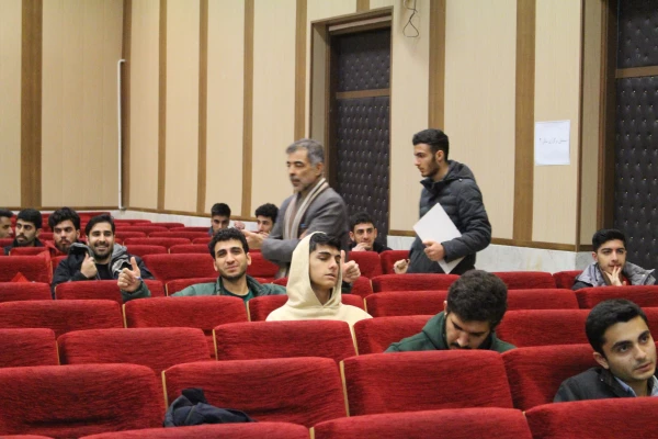 پایان امتحانات نیمسال اول تحصیلی ۱۴۰۴–۱۴۰۳
 3