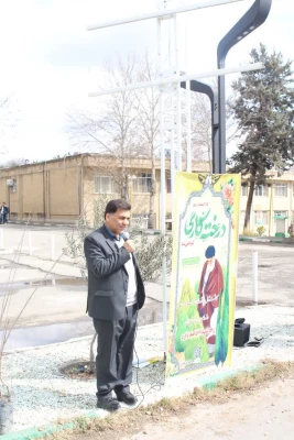 درختکاری در محوطه پردیس شهید چمران 10