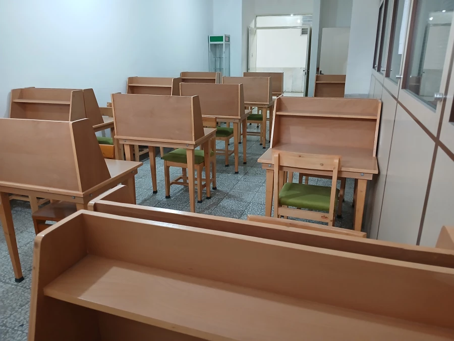 آماده سازی سالن مطالعه برای دانشجویان 4