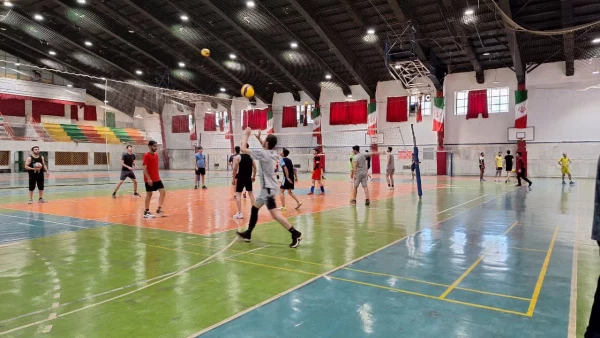 برگزاری رقابت انتخابی دانشجو معلمان پردیسها و مراکز پسر استان تهران در رشته ورزشی والیبال 2