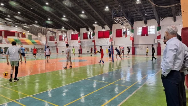 برگزاری رقابت انتخابی دانشجو معلمان پردیسها و مراکز پسر استان تهران در رشته ورزشی والیبال 3