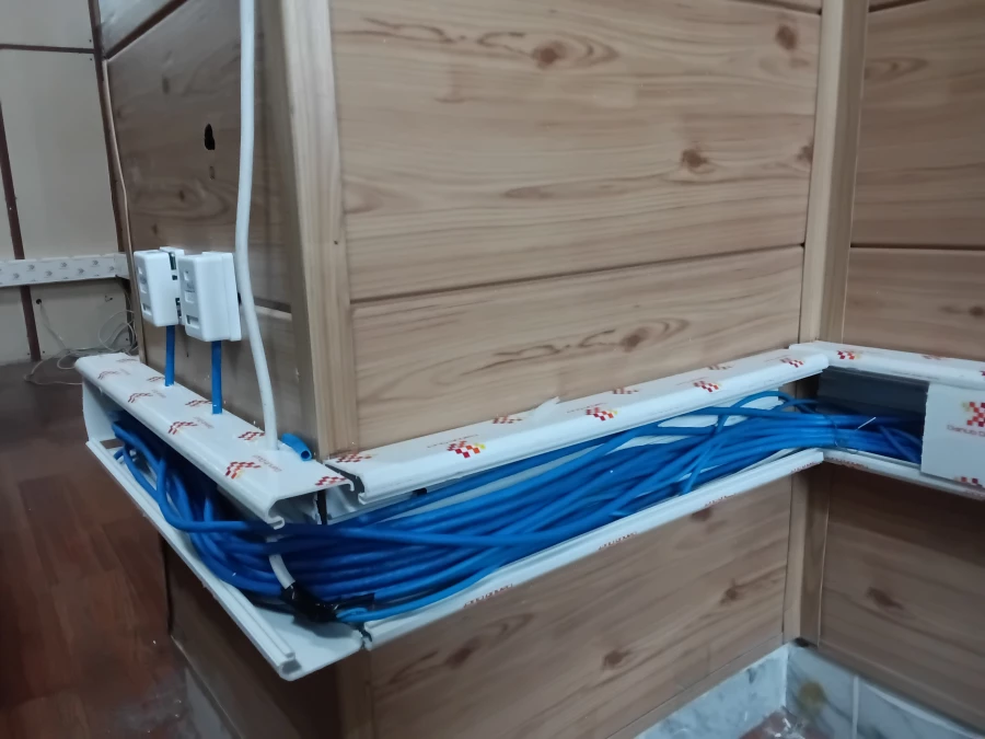 راه اندازی زیرساخت جدید اینترنت اتاق سایت پردیس شهید چمران 3