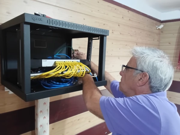 راه اندازی زیرساخت جدید اینترنت اتاق سایت پردیس شهید چمران 8