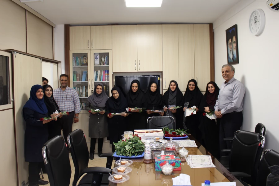 تقدیر از همکاران به مناسبت هفته دولت و روز کارمند 3