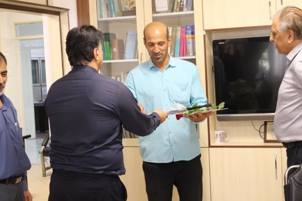 تقدیر از همکاران به مناسبت هفته دولت و روز کارمند 10