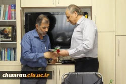 تقدیر از همکاران به مناسبت هفته دولت و روز کارمند 15