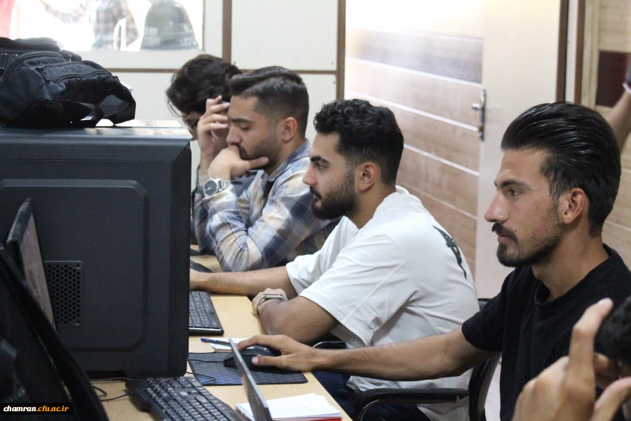 انتخاب واحد دانشجویان در اتاق سایت پردیس شهید چمران 3