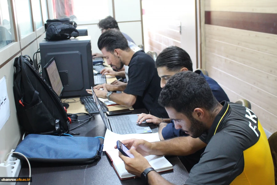 انتخاب واحد دانشجویان در اتاق سایت پردیس شهید چمران 4