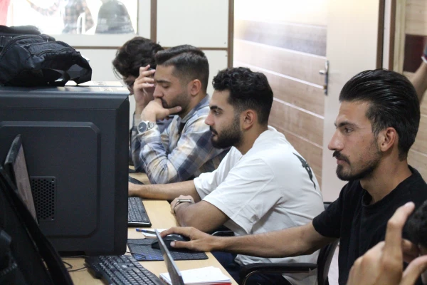 انتخاب واحد دانشجویان در اتاق سایت پردیس شهید چمران 3