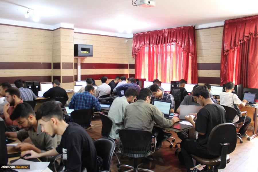 انتخاب واحد دانشجویان در اتاق سایت پردیس شهید چمران 9
