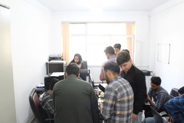 انتخاب واحد دانشجویان در اتاق سایت پردیس شهید چمران 14