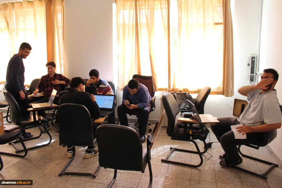 انتخاب واحد دانشجویان در اتاق سایت پردیس شهید چمران 17