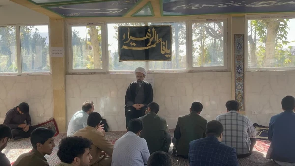 برگزاری مراسم روضه و توسل به حضرت اباعبدالله الحسین (ع) در پردیس شهید چمران 4