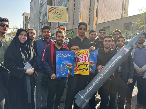 حضور در راهپیمایی باشکوه ۱۳ آبان  6