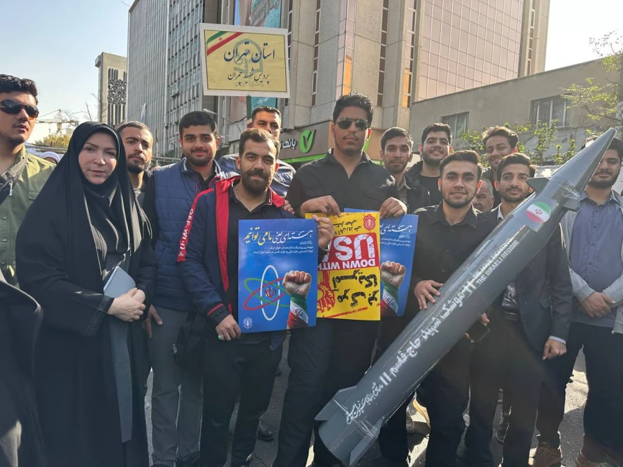 حضور در راهپیمایی باشکوه ۱۳ آبان  6