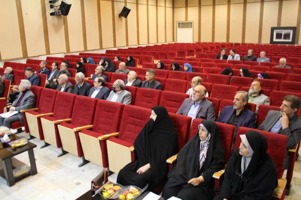 نشست تکریم و معارفه معاونت توسعه منابع و امور دانشجویی پردیس شهید چمران  13