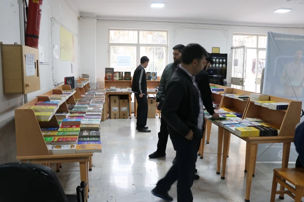 برپایی نمایشگاه و فروشگاه کتاب 3
