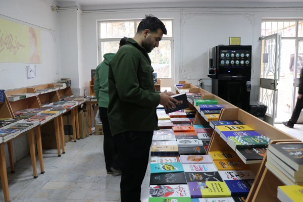 برپایی نمایشگاه و فروشگاه کتاب 5