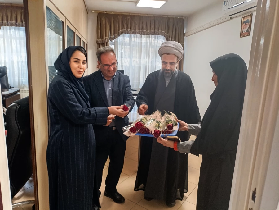 برگزاری جلسه تقدیر از همکاران خانم پردیس شهید چمران به مناسبت روز زن و ولادت حضرت فاطمه زهرا (س)   3