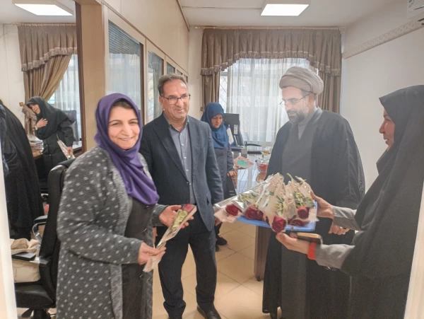 برگزاری جلسه تقدیر از همکاران خانم پردیس شهید چمران به مناسبت روز زن و ولادت حضرت فاطمه زهرا (س)   4