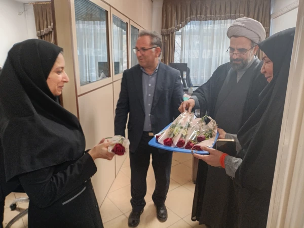 برگزاری جلسه تقدیر از همکاران خانم پردیس شهید چمران به مناسبت روز زن و ولادت حضرت فاطمه زهرا (س)   7