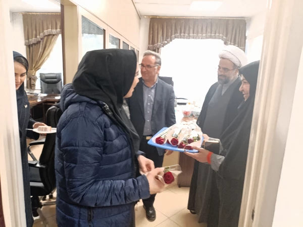 برگزاری جلسه تقدیر از همکاران خانم پردیس شهید چمران به مناسبت روز زن و ولادت حضرت فاطمه زهرا (س)   8