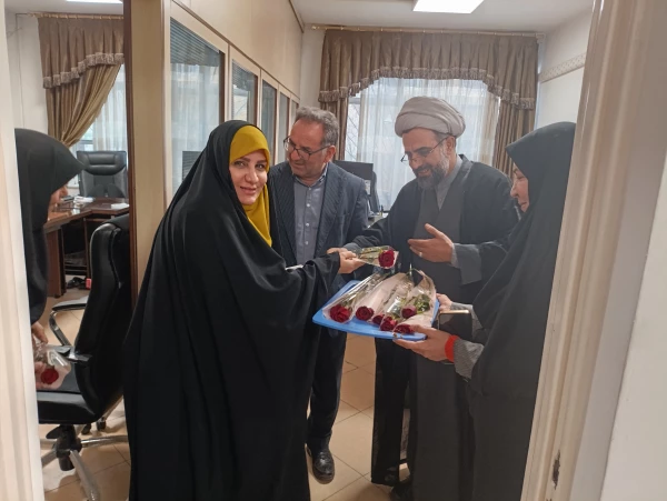 برگزاری جلسه تقدیر از همکاران خانم پردیس شهید چمران به مناسبت روز زن و ولادت حضرت فاطمه زهرا (س)   9