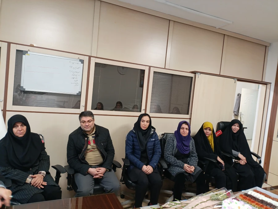 برگزاری جلسه تقدیر از همکاران خانم پردیس شهید چمران به مناسبت روز زن و ولادت حضرت فاطمه زهرا (س)   12